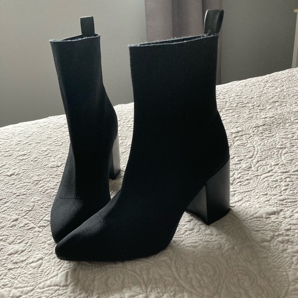 Shoes - Elegant Black Ankle Boots